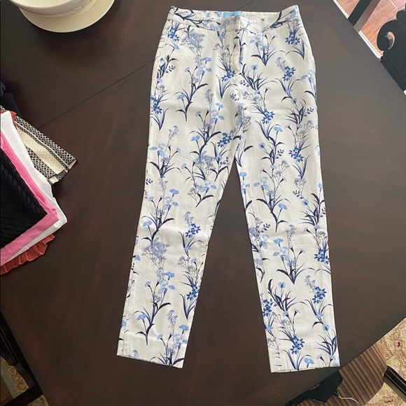 White floral CeCe pants size 2 LIKE NEW - Picture 1 of 9